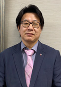 取締役営業部ゼネラルマネジャー　村岡　良夫